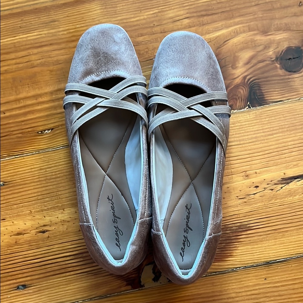 Easy Spirit Tan Flats with Crisscross Detail